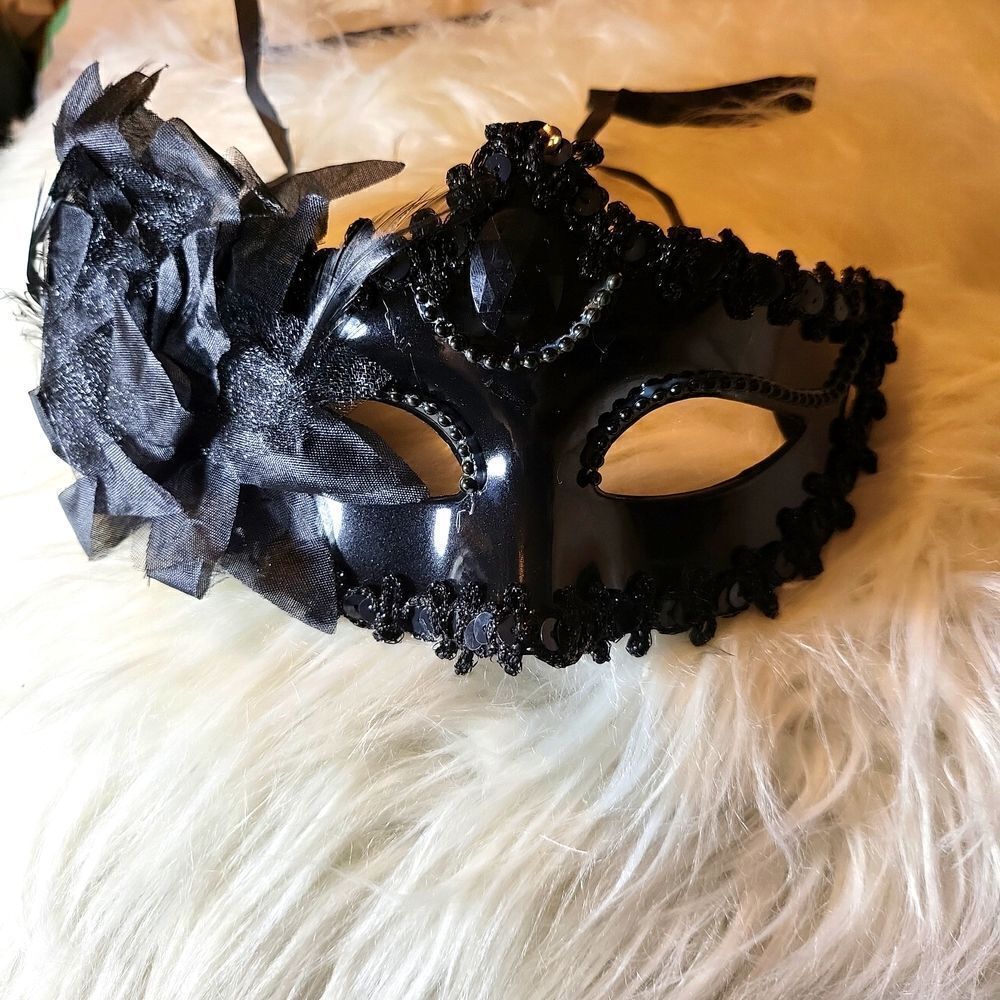 A brand new black mask,.." Host Pick!!!
